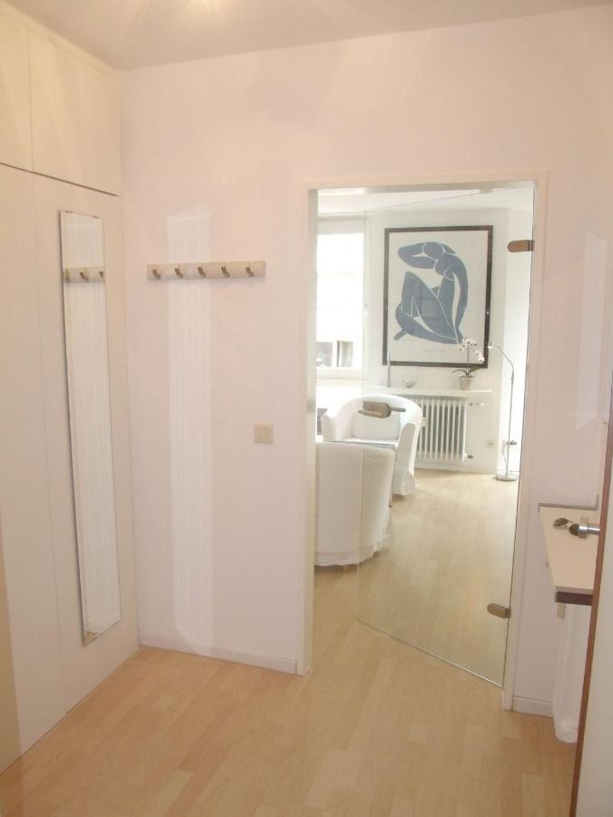 Business Meets Apartment *